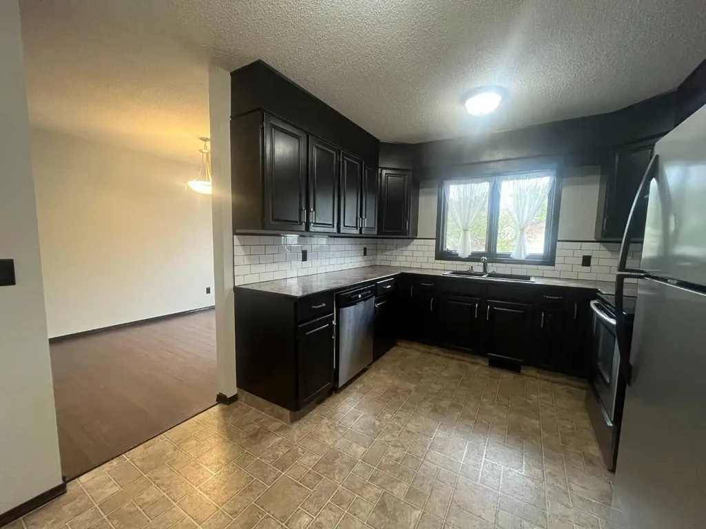 5112 55 Avenue Ponoka AB T4J 1G8