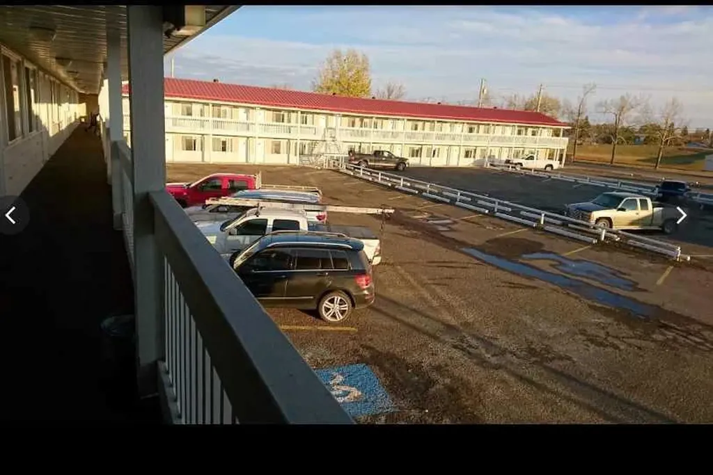 5720 44 Avenue Stettler AB T0C 2L0