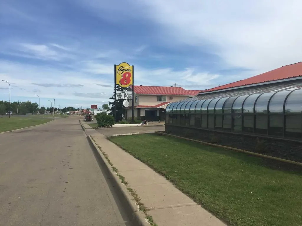 5720 44 Avenue Stettler AB T0C 2L0