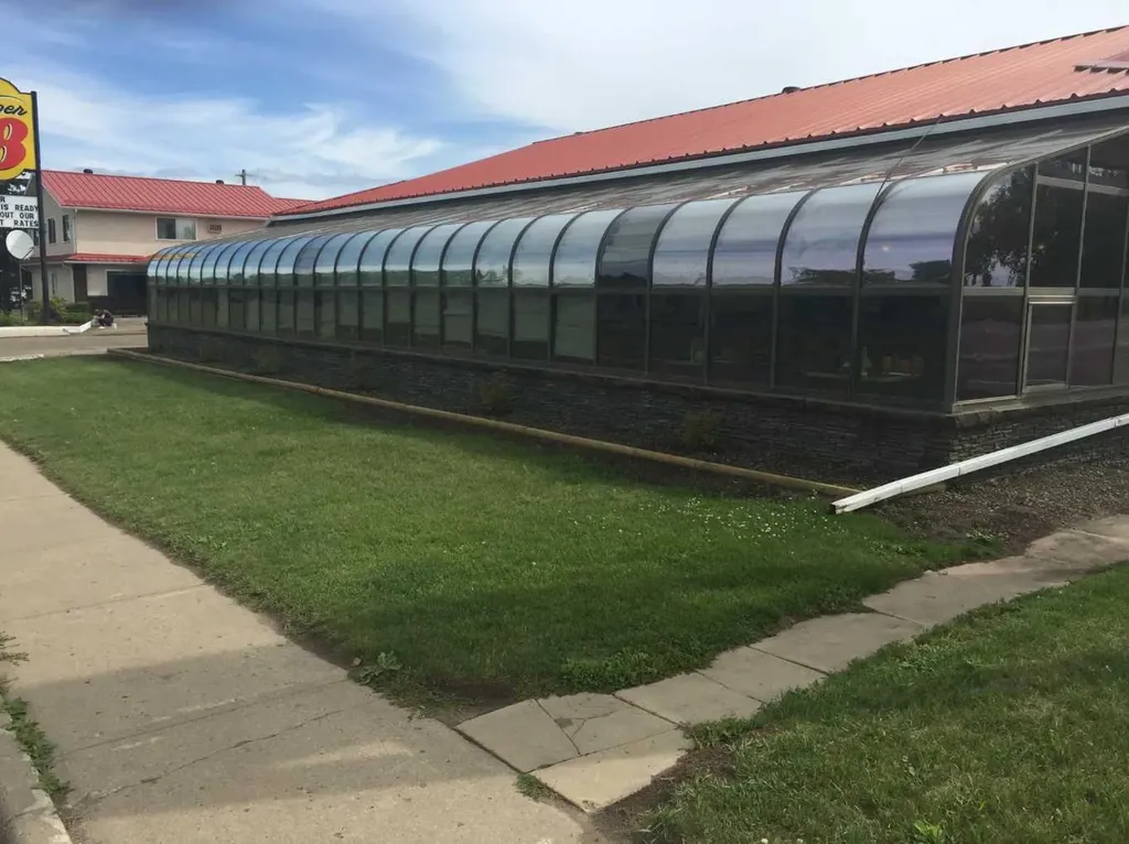 5720 44 Avenue Stettler AB T0C 2L0