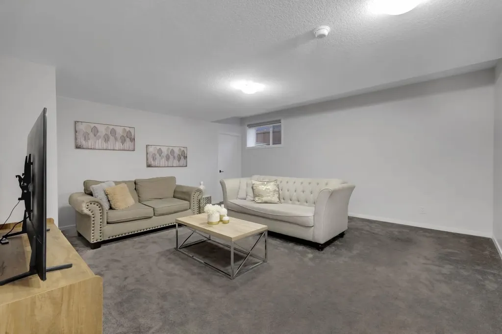 610 Southwinds Close SW Airdrie AB T4B5H5