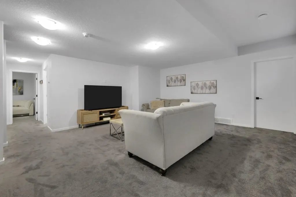 610 Southwinds Close SW Airdrie AB T4B5H5