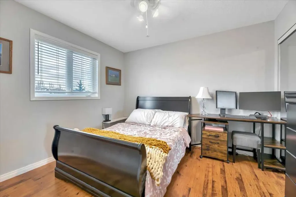 90 Parklane Drive Strathmore AB T1P 1R2