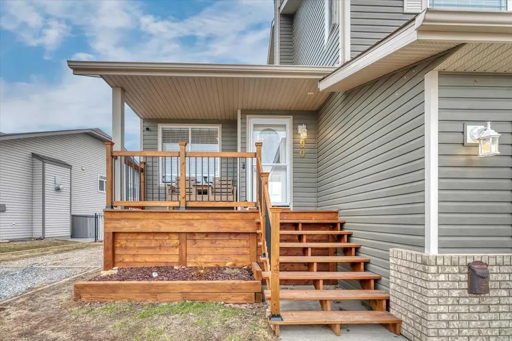 90 Parklane Drive Strathmore AB T1P 1R2