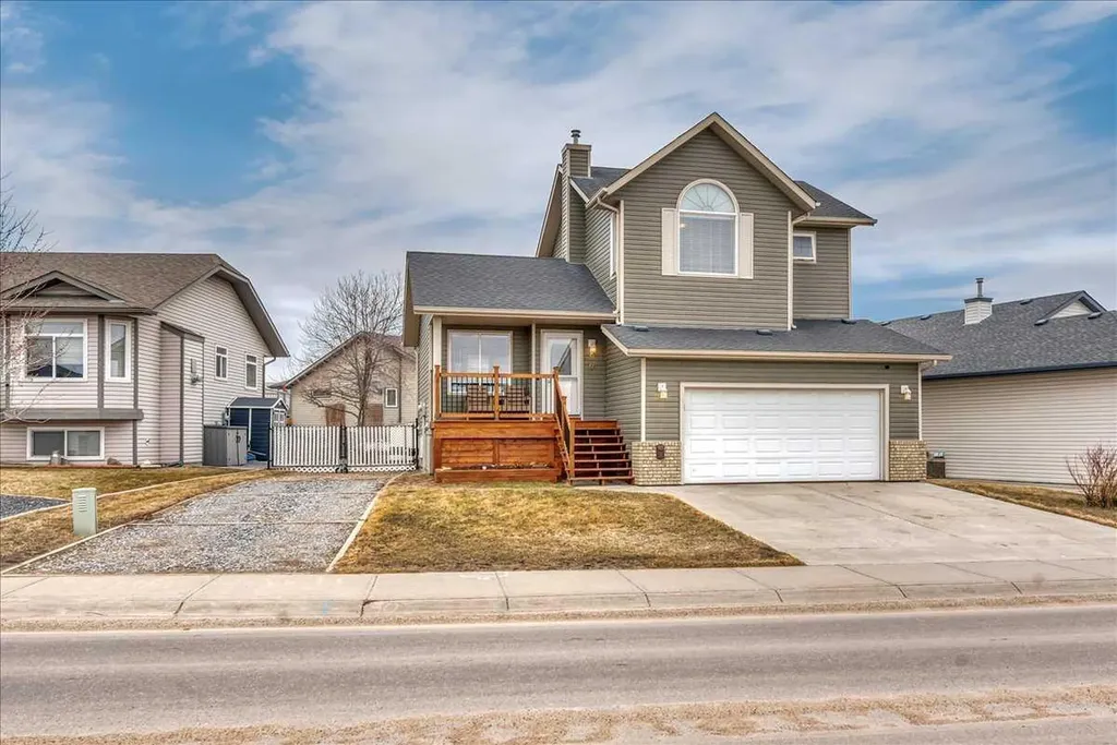 90 Parklane Drive Strathmore AB T1P 1R2