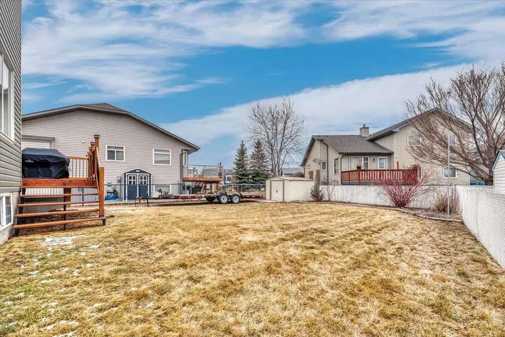 90 Parklane Drive Strathmore AB T1P 1R2
