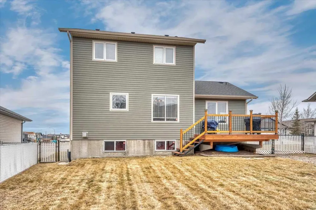 90 Parklane Drive Strathmore AB T1P 1R2