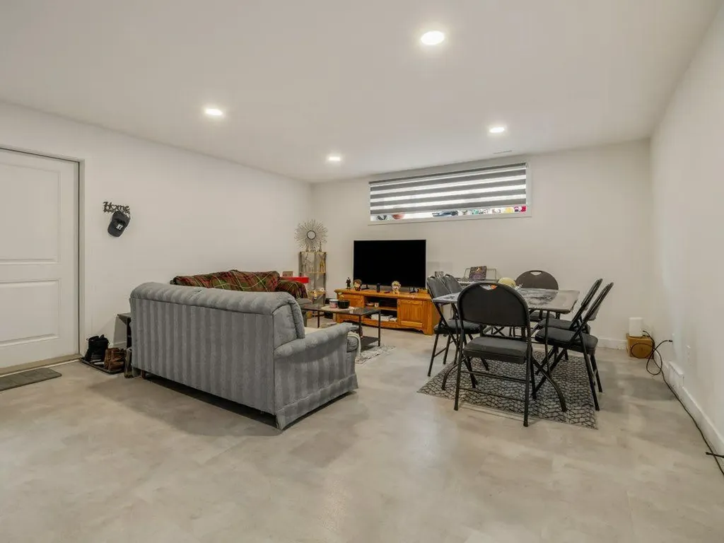 308 Uplands Boulevard N Lethbridge AB T1H 7C7