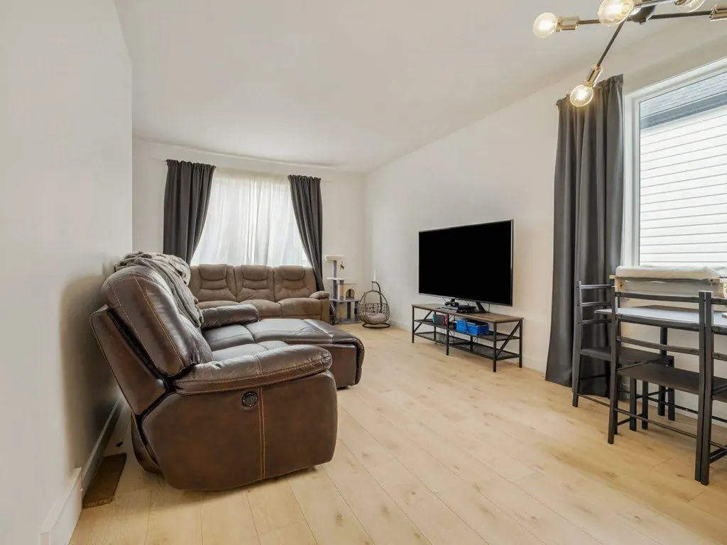 308 Uplands Boulevard N Lethbridge AB T1H 7C7