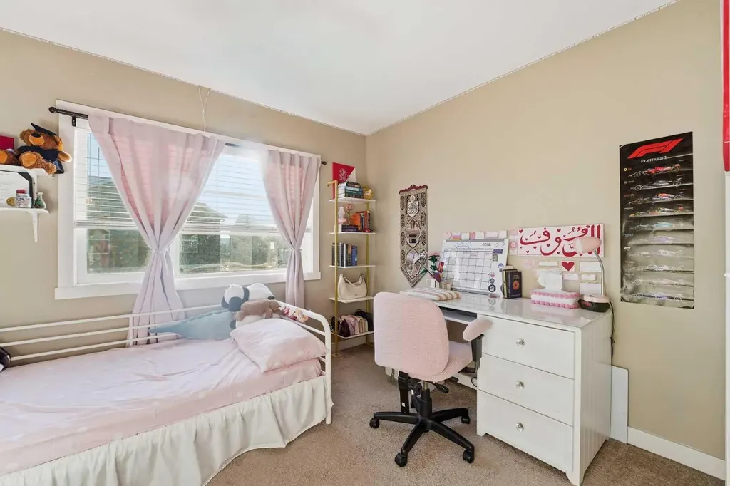 427 Redstone View NE Calgary AB T3N 1B5