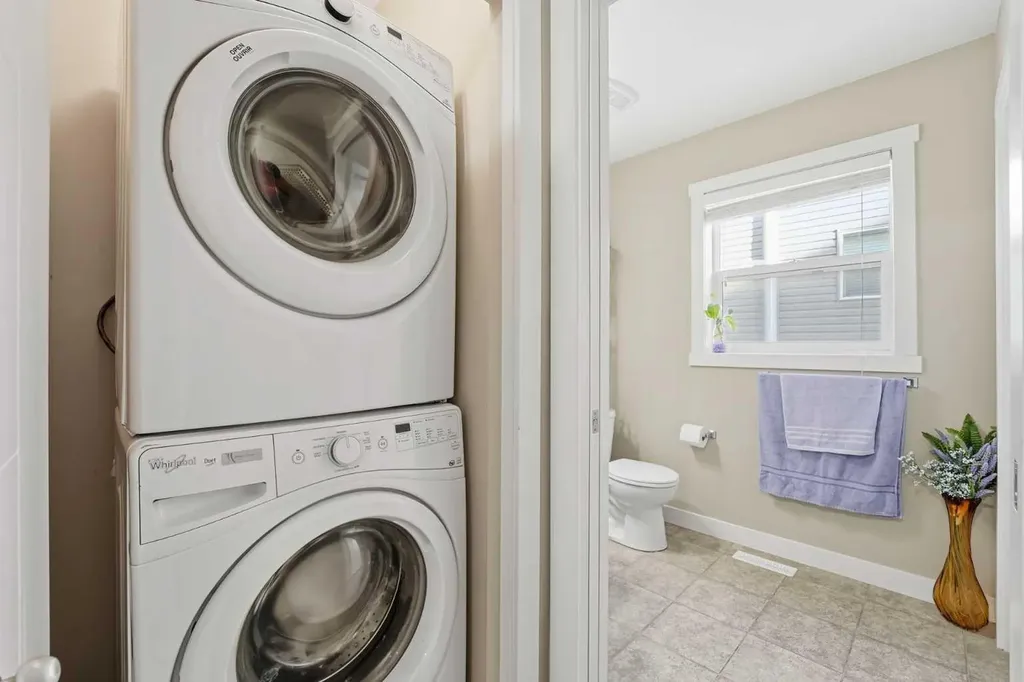 427 Redstone View NE Calgary AB T3N 1B5