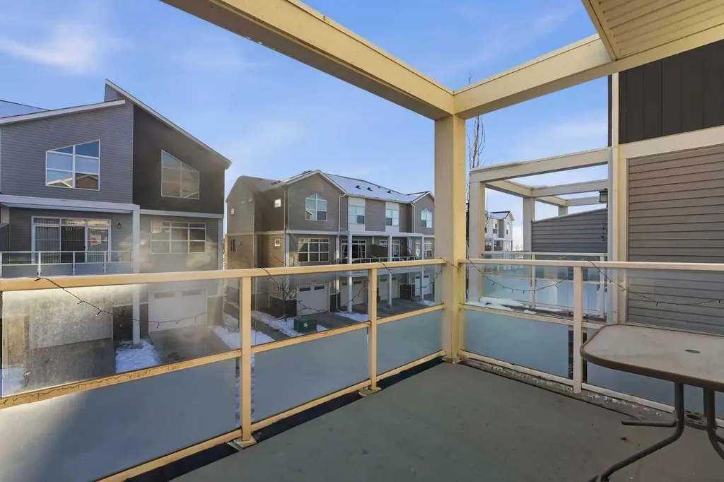 427 Redstone View NE Calgary AB T3N 1B5