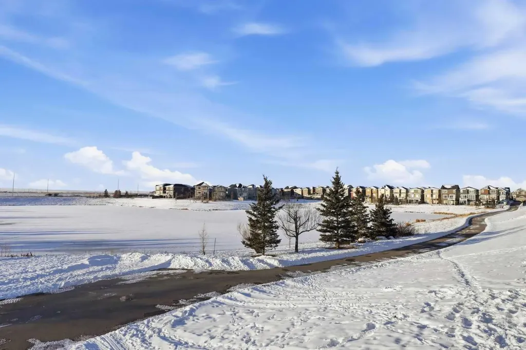 427 Redstone View NE Calgary AB T3N 1B5