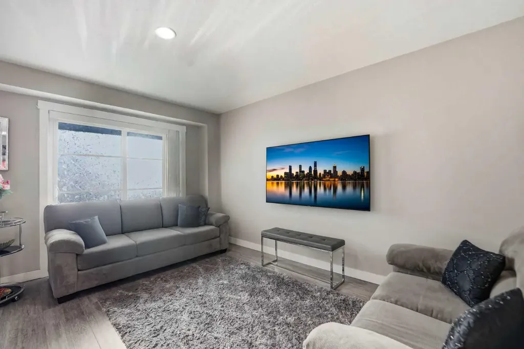 427 Redstone View NE Calgary AB T3N 1B5