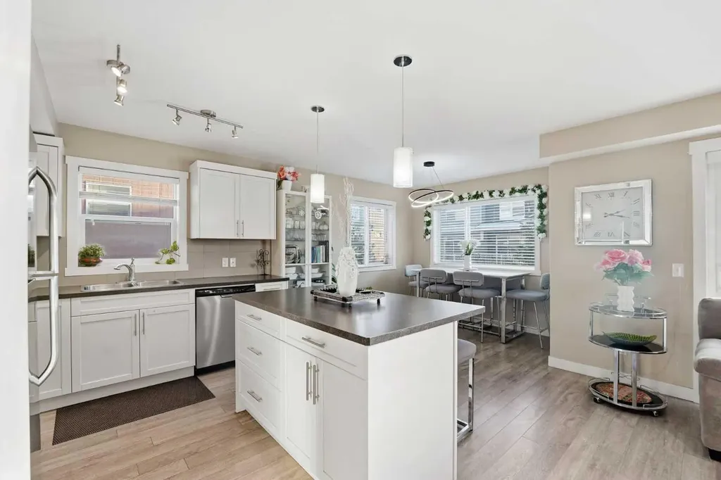 427 Redstone View NE Calgary AB T3N 1B5
