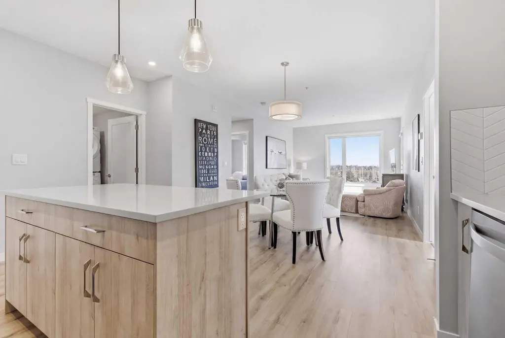 71 Shawnee Common SW Calgary AB T2Y 0R2