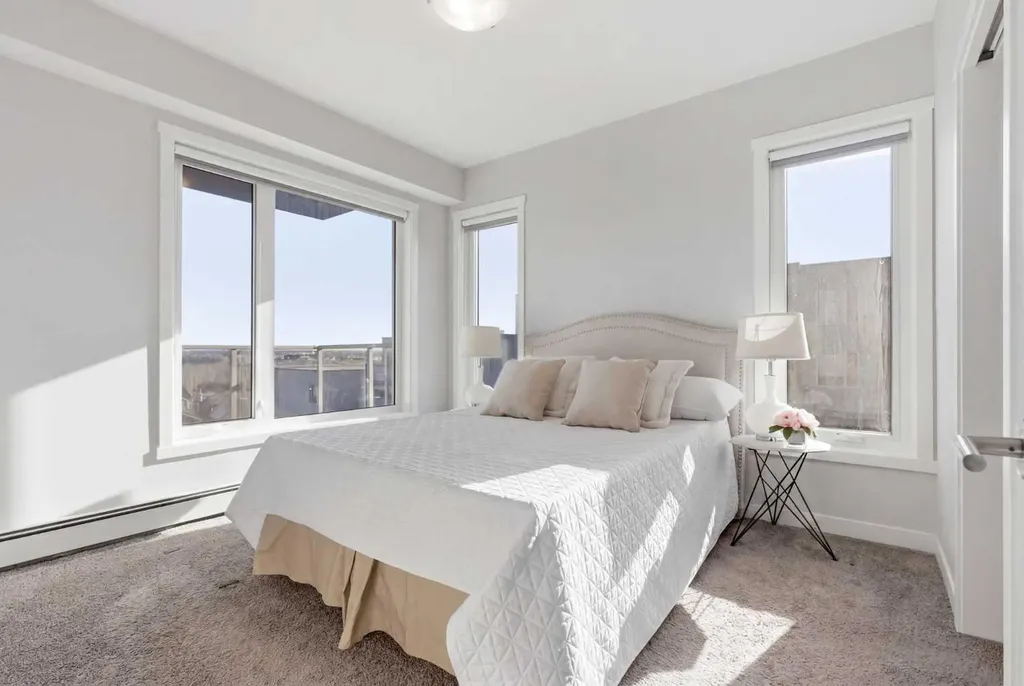 71 Shawnee Common SW Calgary AB T2Y 0R2