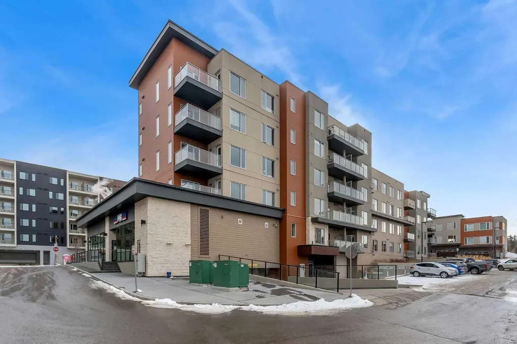 71 Shawnee Common SW Calgary AB T2Y 0R2