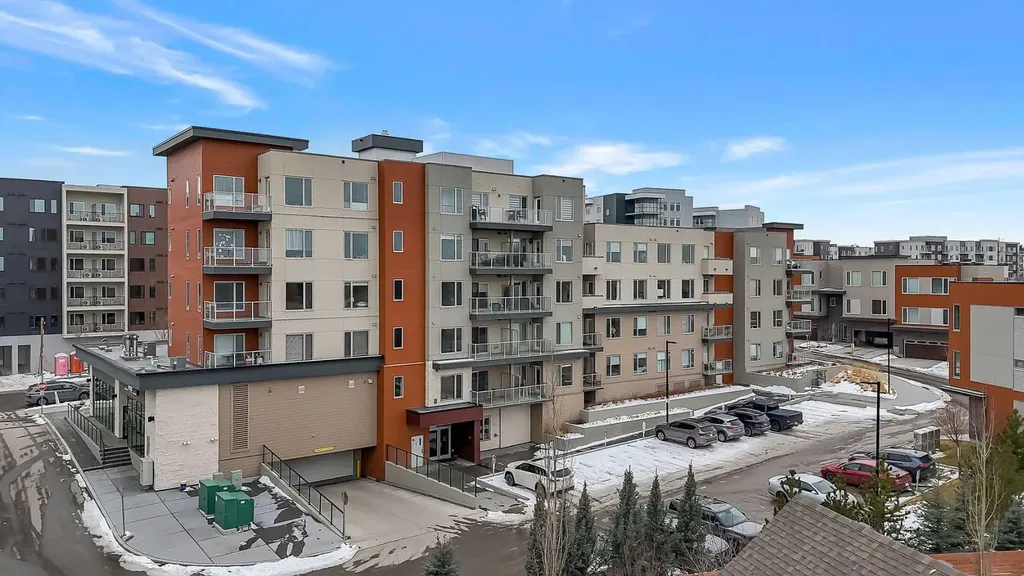 71 Shawnee Common SW Calgary AB T2Y 0R2
