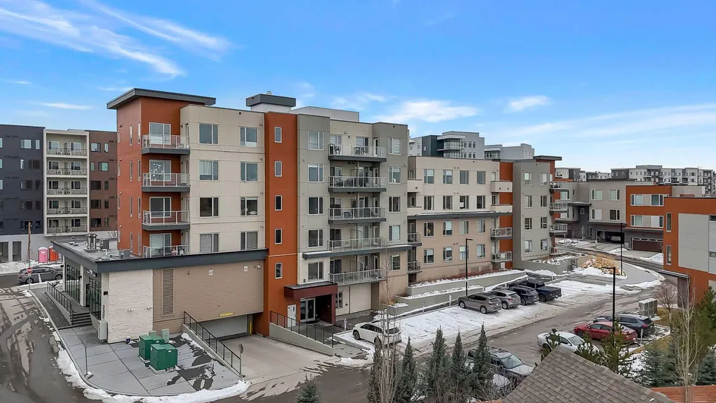 71 Shawnee Common SW Calgary AB T2Y 0R2