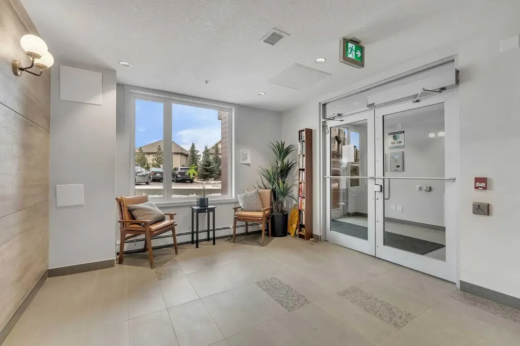 71 Shawnee Common SW Calgary AB T2Y 0R2
