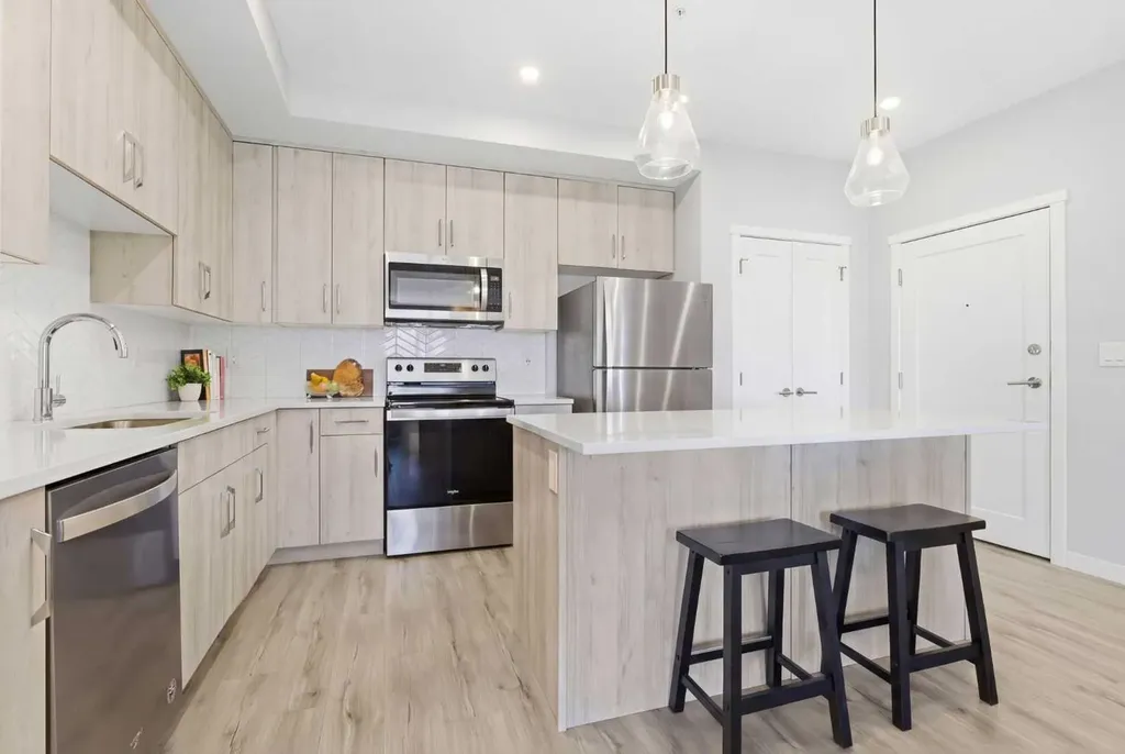 71 Shawnee Common SW Calgary AB T2Y 0R2