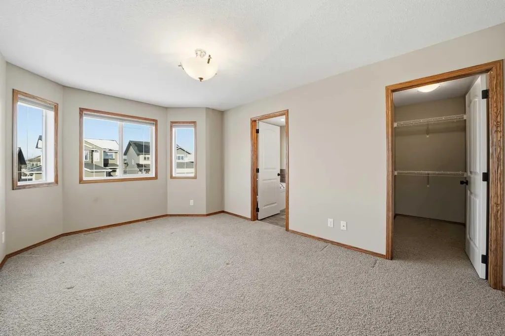 9 Thomas Place Red Deer AB T4P 0L7