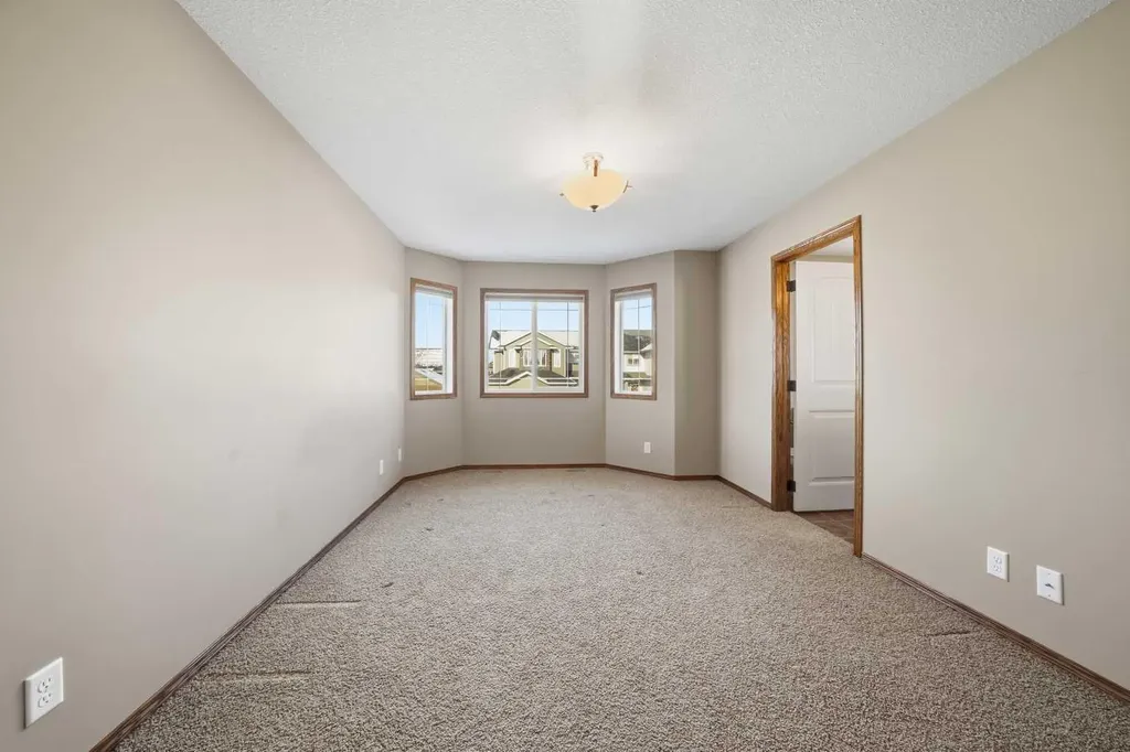 9 Thomas Place Red Deer AB T4P 0L7