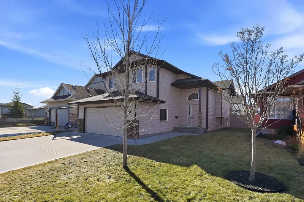 9 Thomas Place Red Deer AB T4P 0L7