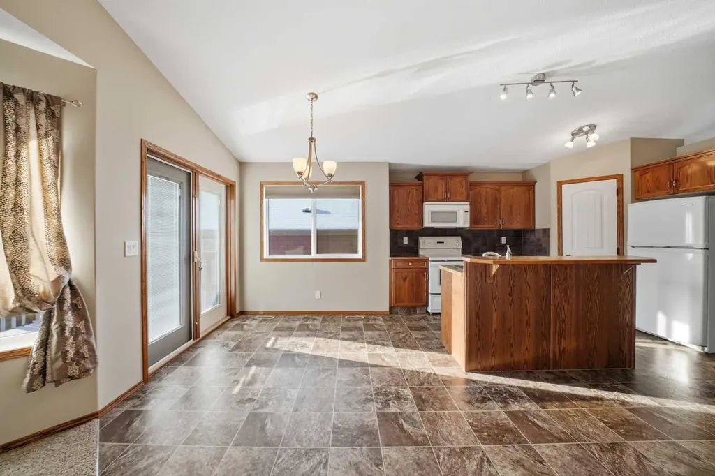 9 Thomas Place Red Deer AB T4P 0L7