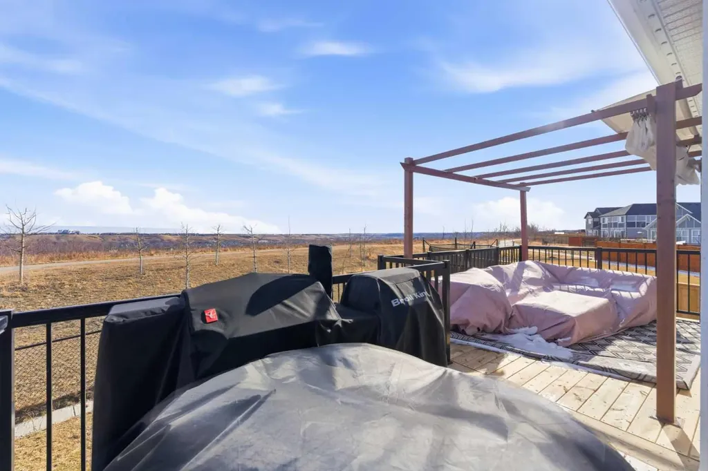 292 Legacy Reach Circle SE Calgary AB T2X 4E5