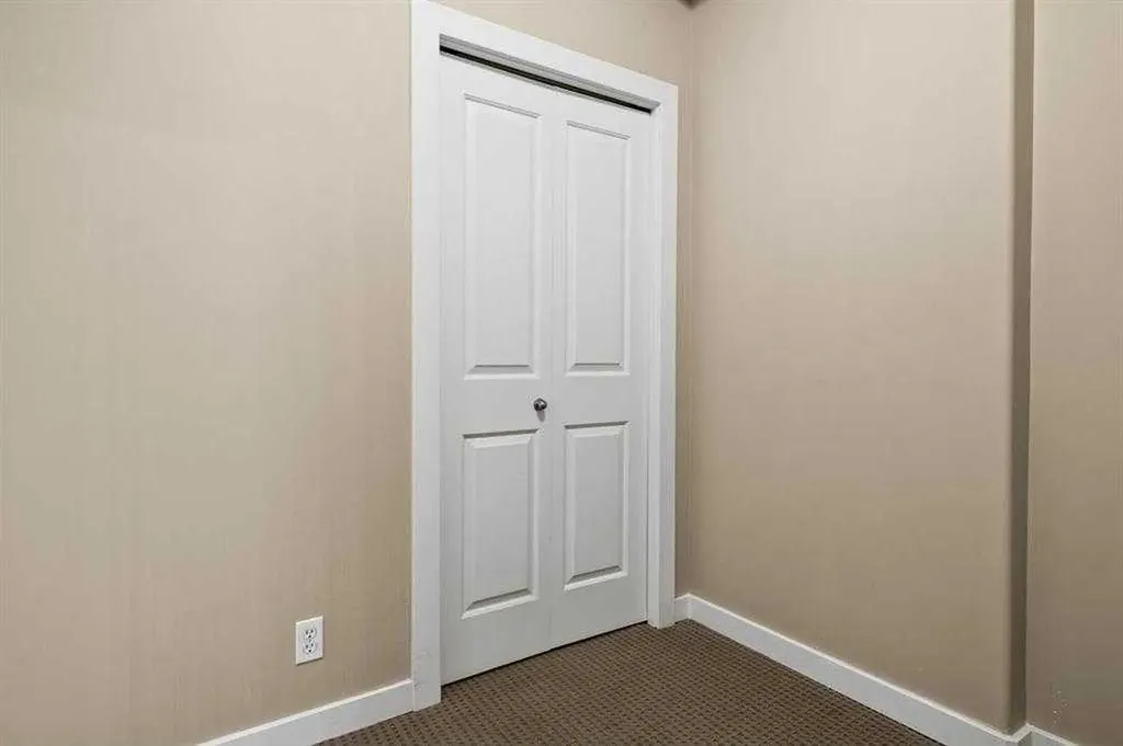 1053 10 Street SW Calgary AB T2R 1S6