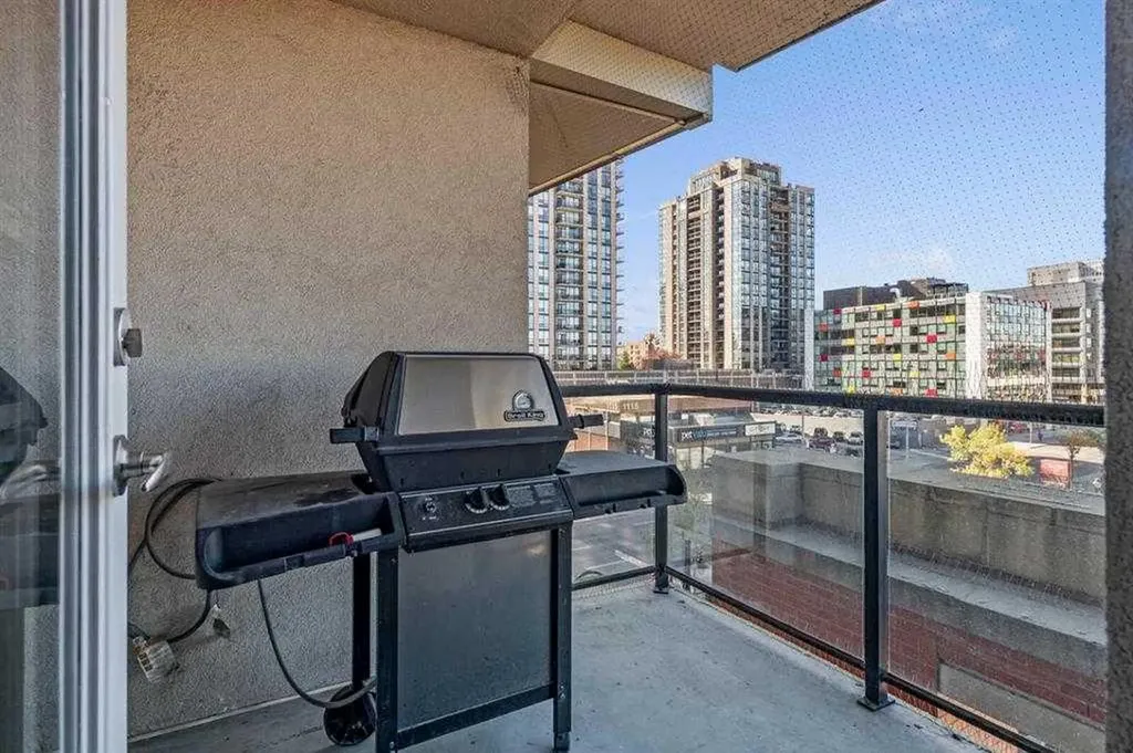 1053 10 Street SW Calgary AB T2R 1S6