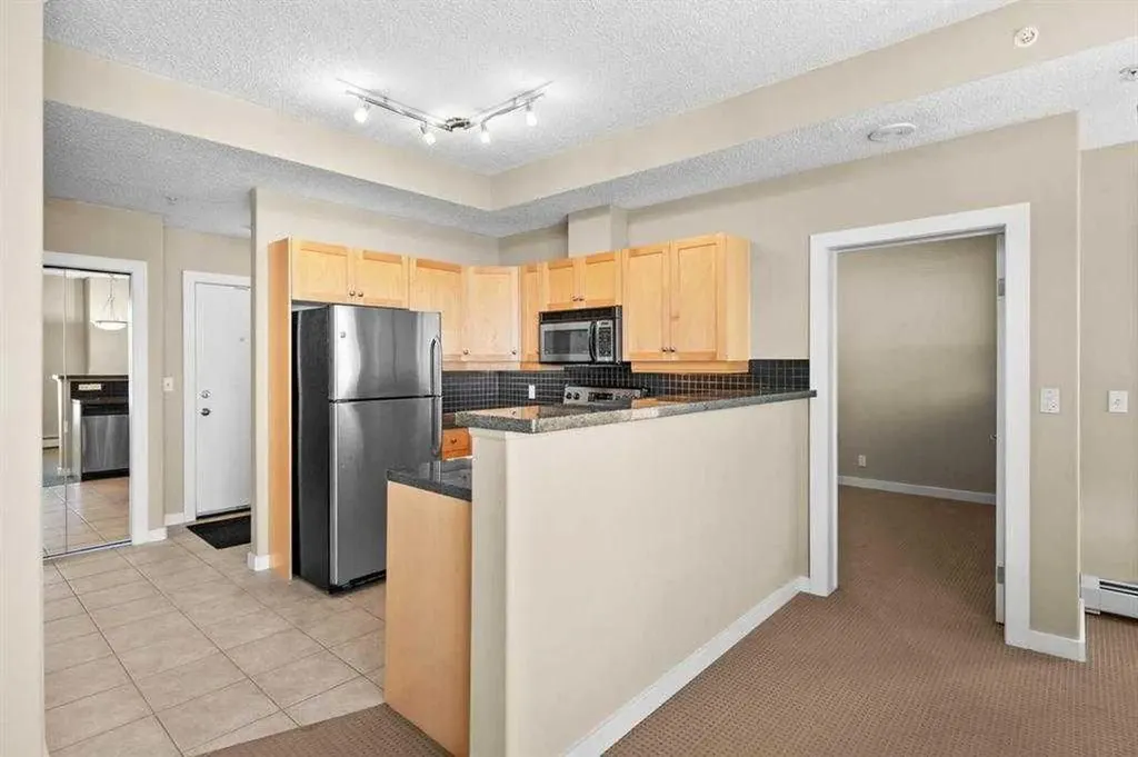 1053 10 Street SW Calgary AB T2R 1S6