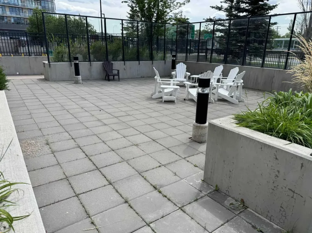 955 Mcpherson Road NE Calgary AB T3E 6V3