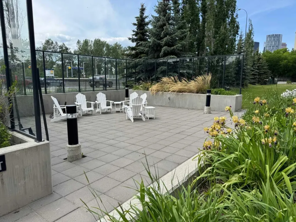 955 Mcpherson Road NE Calgary AB T3E 6V3