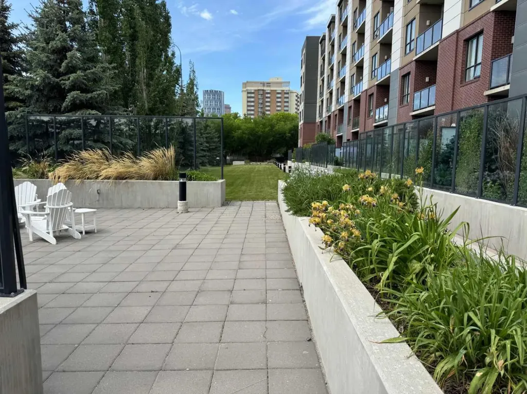 955 Mcpherson Road NE Calgary AB T3E 6V3