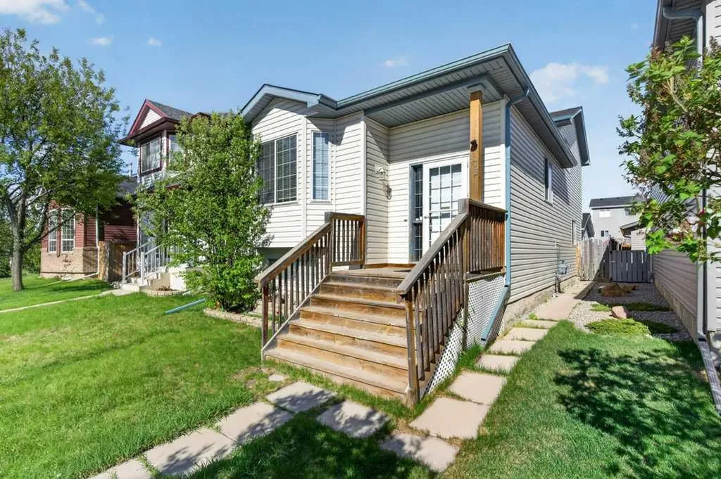 173 Martin Crossing Crescent NE Calgary AB T3J3T1