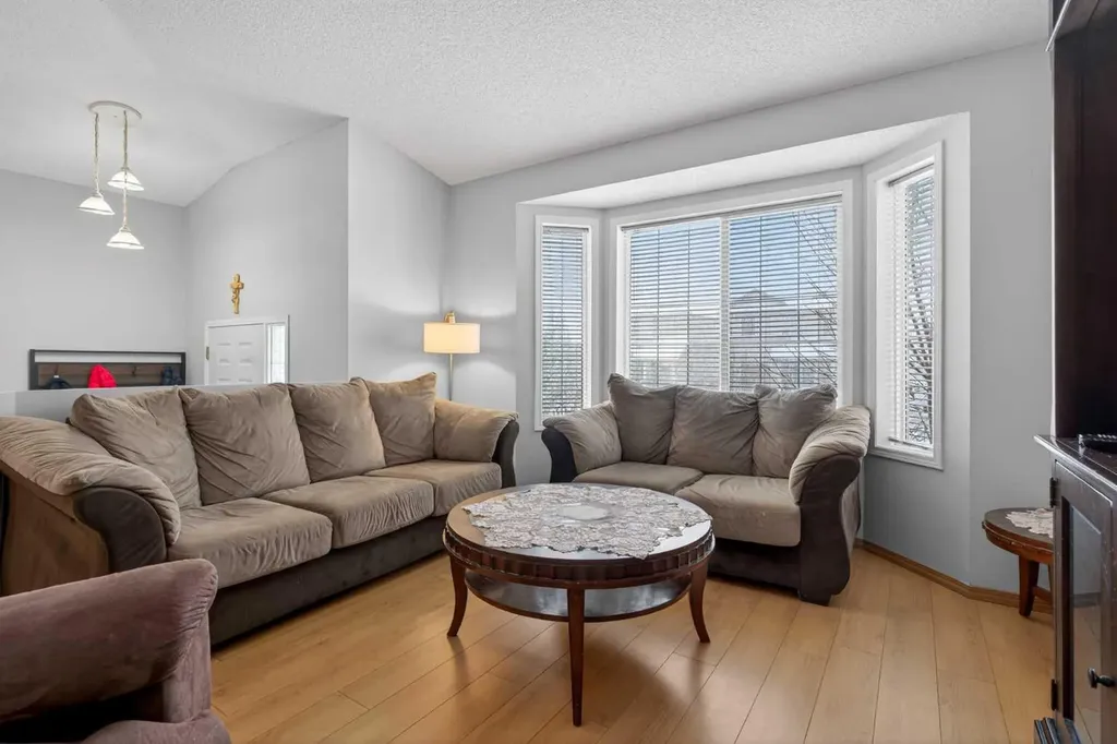173 Martin Crossing Crescent NE Calgary AB T3J3T1