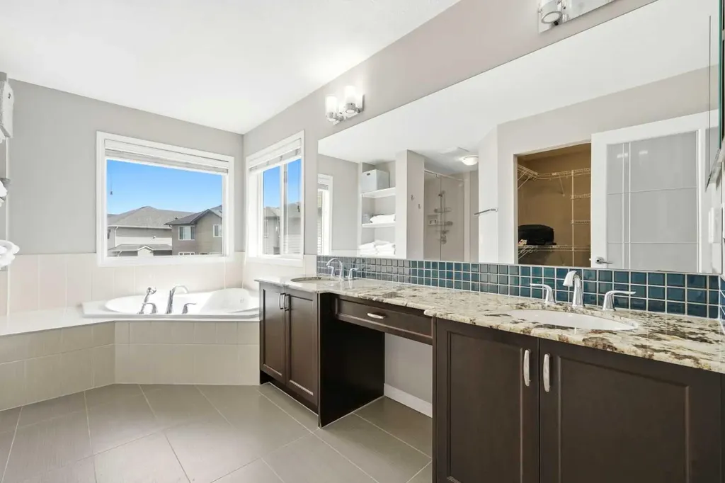 83 Nolanfield Court NW Calgary AB T3R 0L8