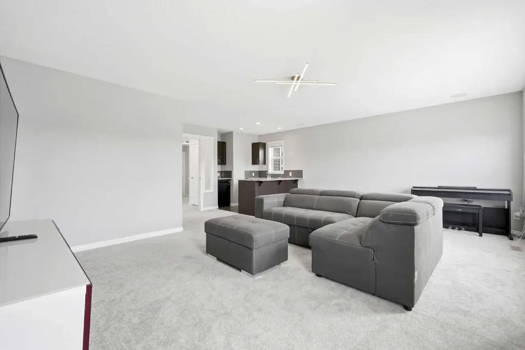 83 Nolanfield Court NW Calgary AB T3R 0L8