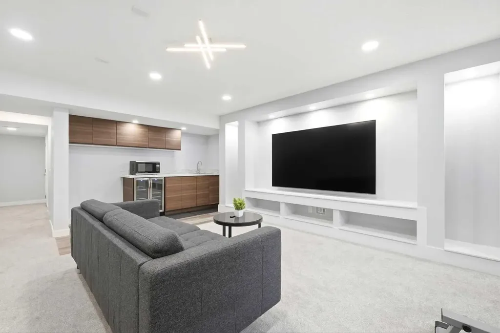 83 Nolanfield Court NW Calgary AB T3R 0L8