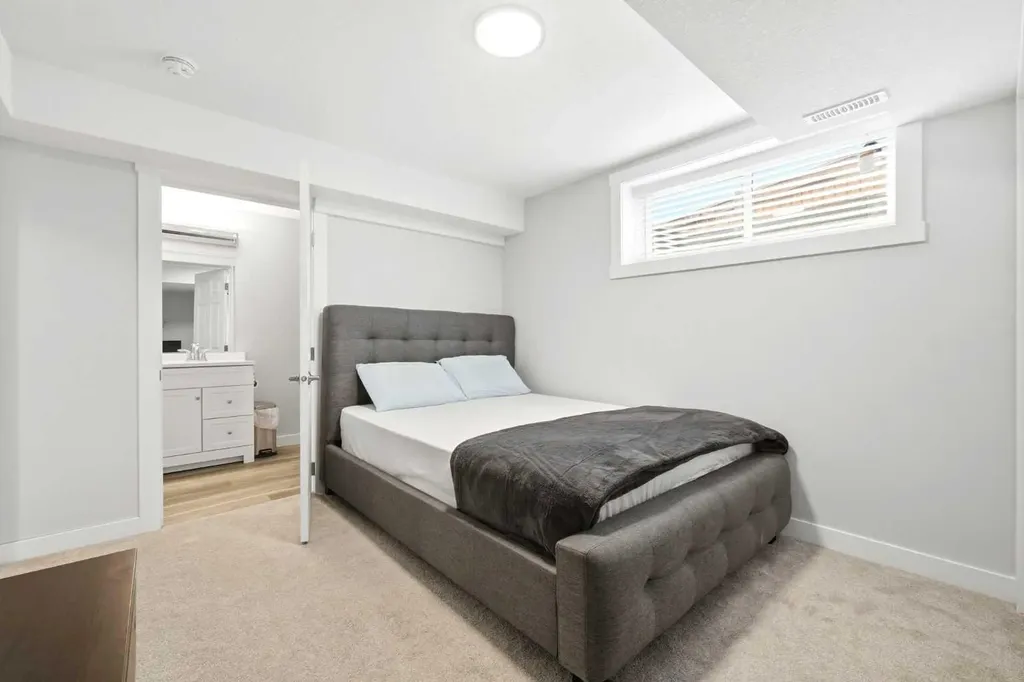 83 Nolanfield Court NW Calgary AB T3R 0L8