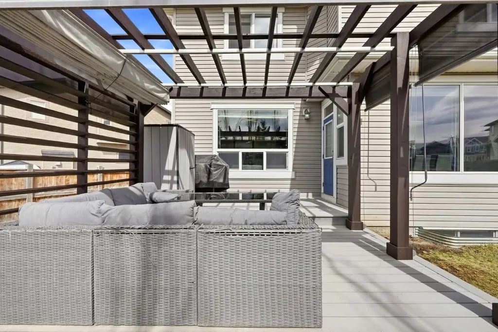 83 Nolanfield Court NW Calgary AB T3R 0L8