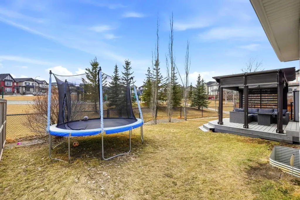 83 Nolanfield Court NW Calgary AB T3R 0L8