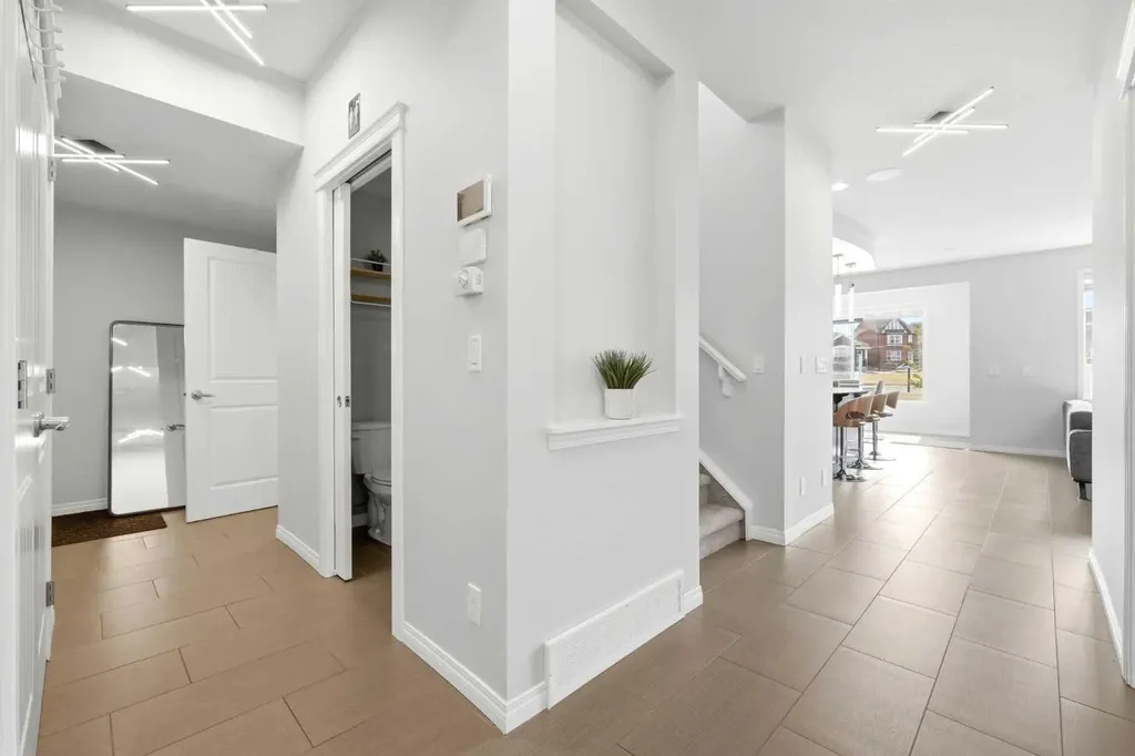 83 Nolanfield Court NW Calgary AB T3R 0L8