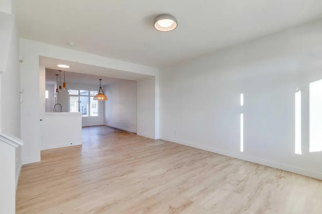 2425 Creeker Lane Airdrie AB T4B 5M1