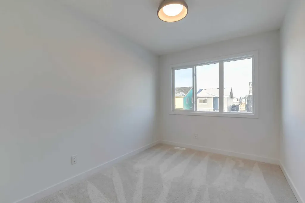 2425 Creeker Lane Airdrie AB T4B 5M1