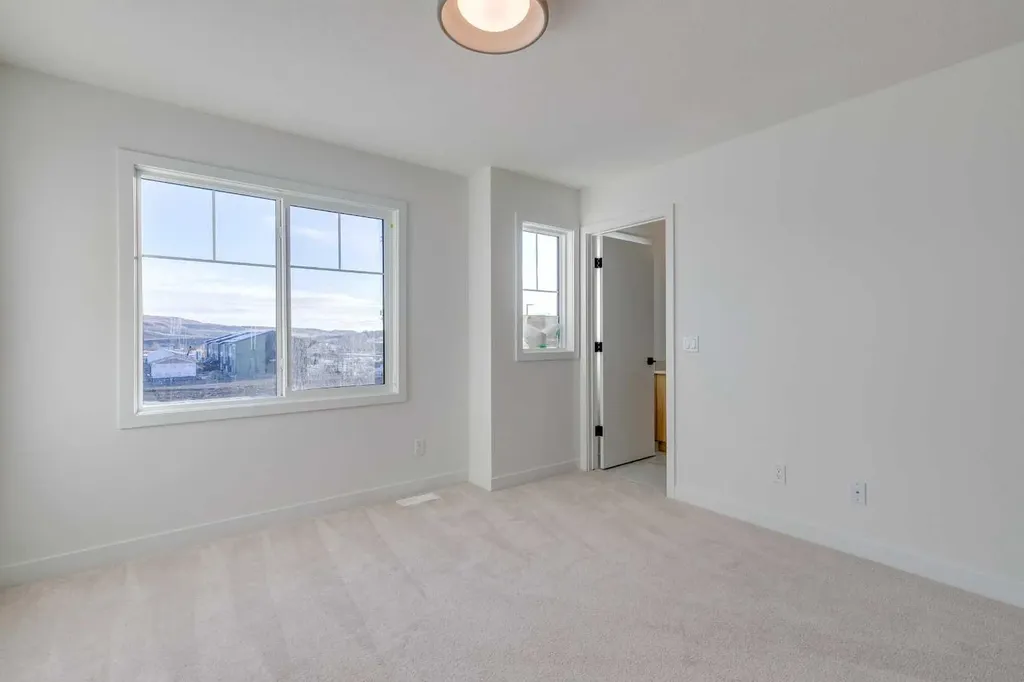 2425 Creeker Lane Airdrie AB T4B 5M1
