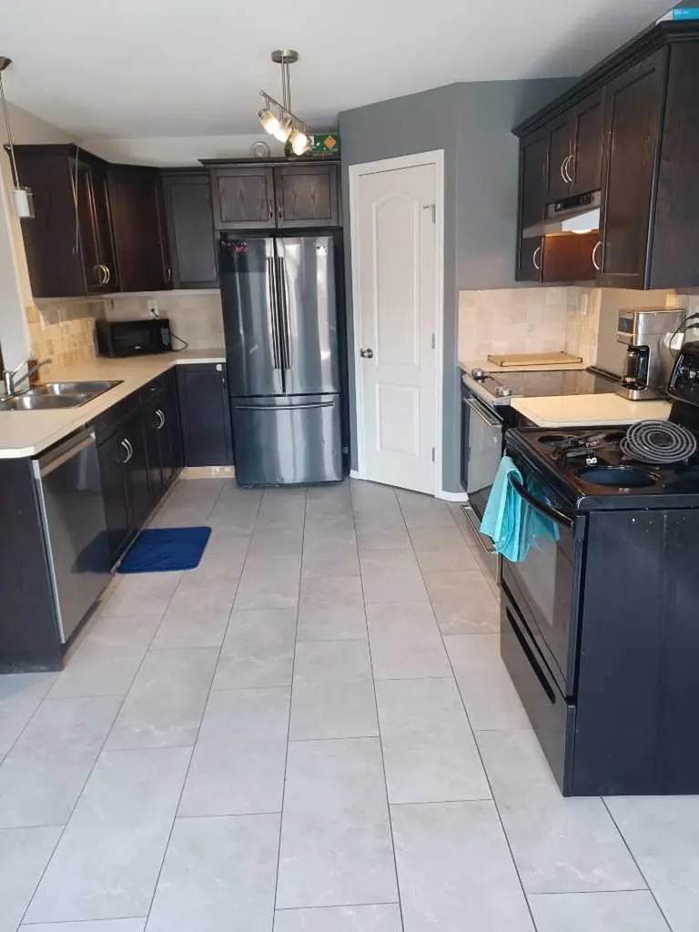 133 Old Boomer Road Sylvan Lake AB T4S 2N1